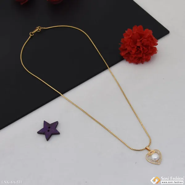 White_Bead_On_Heart_Shape_Pendant_With_Chain_For_Ladies_Style_A531