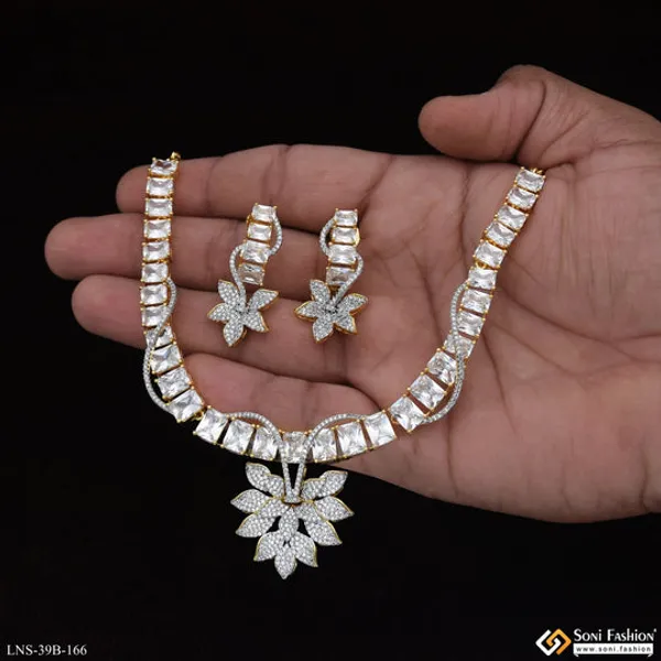 Stunning_Design_Gold_Plated_Diamond_Necklace_Set_For_Ladies_Style_B166