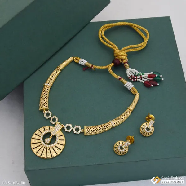 Fashionable_Gold_Plated_Necklace_Set_For_Women_Style_B100