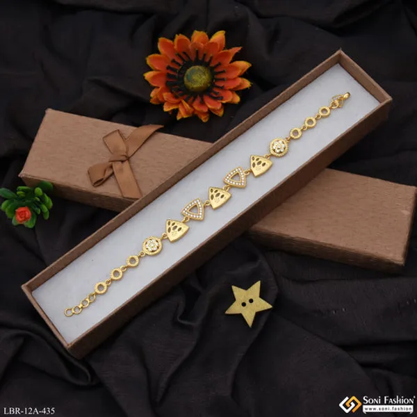 Eye_Catching_Design_Gold_Plated_Bracelet_For_Ladies_Style_A435