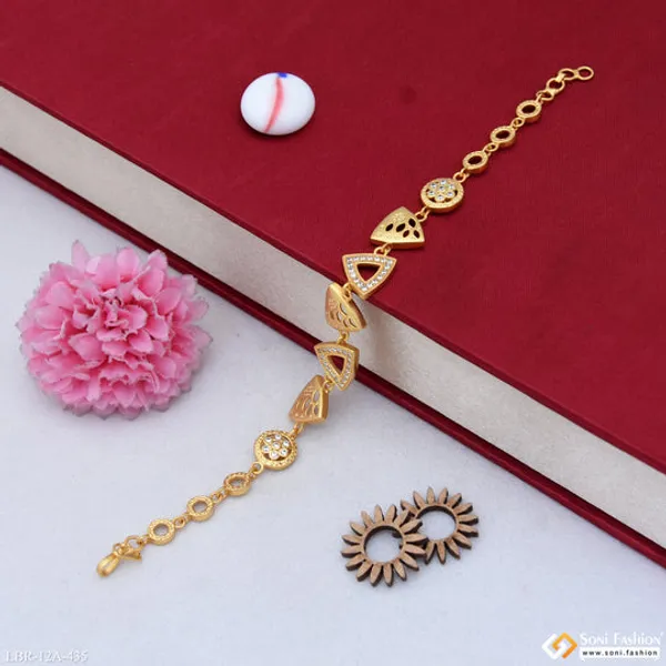 Eye_Catching_Design_Gold_Plated_Bracelet_For_Ladies_Style_A435