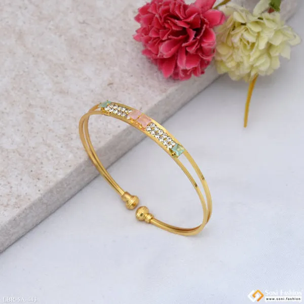 Fancy_Design_Gold_Plated_Bracelet_For_Women_Style_A443