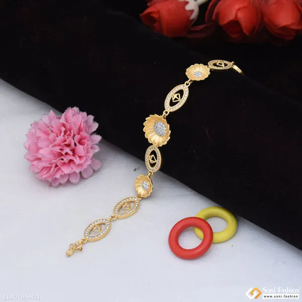 Beautiful_Design_Gold_Plated_Bracelet_For_Ladies_Style_A421