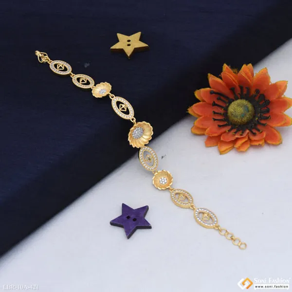 Beautiful_Design_Gold_Plated_Bracelet_For_Ladies_Style_A421