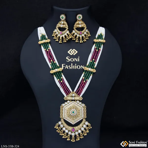 Fashionable_Gold_Plated_Antique_Necklace_Set_For_Women_Style_B324