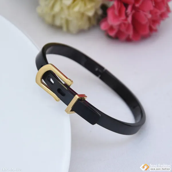 Designer_Black_Golden_Color_Bracelet_Kada_For_Ladies_Style_A410