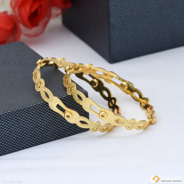 Lovely_Design_Gold_Plated_Bangles_For_Ladies_Style_A063
