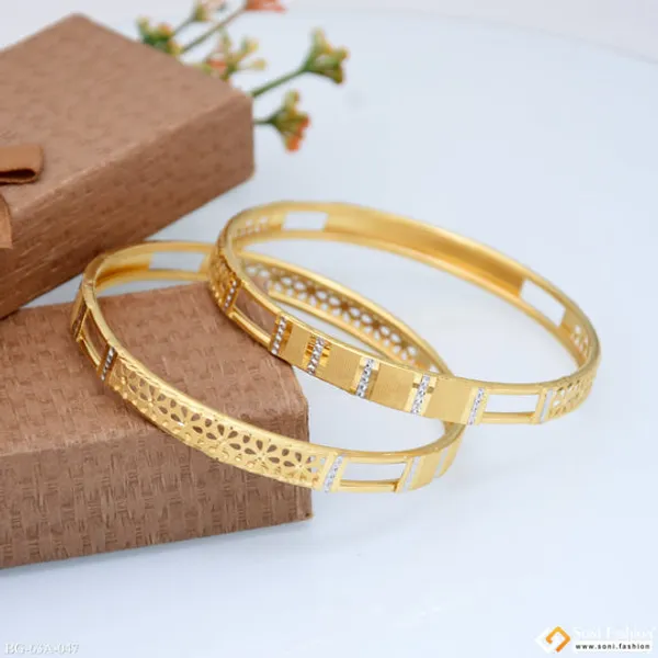 1_Gram_Gold_Plated_New_Style_Bangles_For_Ladies_Style_A047