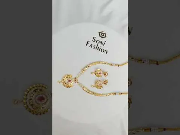 Sparkling_Design_Gold_Plated_Necklace_Set_For_Women_Style_B106
