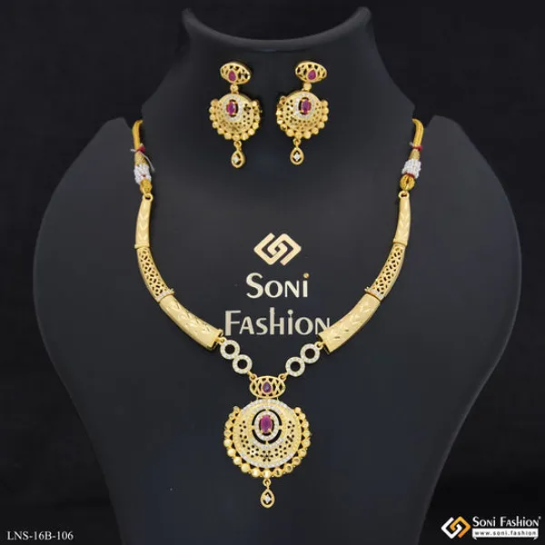 Sparkling_Design_Gold_Plated_Necklace_Set_For_Women_Style_B106