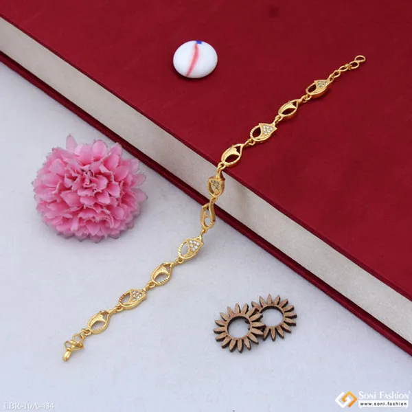 Decorative_Design_Gold_Plated_Bracelet_For_Ladies_Style_A434