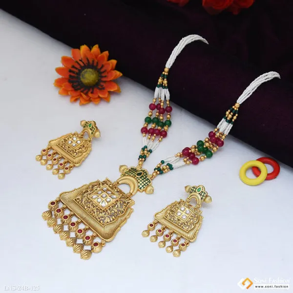 Fashionable_Gold_Plated_Antique_Necklace_Set_For_Women_Style_B125