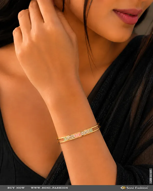 Fancy_Design_Gold_Plated_Bracelet_For_Women_Style_A443