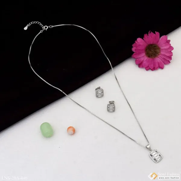 Silver_With_Diamond_Brilliant_Design_Silver_Necklace_Set_For_Lady_Style_A446