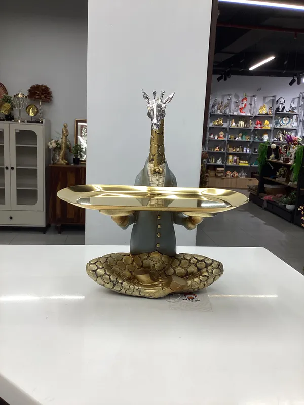 The_Dapper_Giraffe_Tray