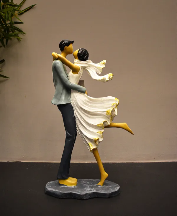 Kissing_Couple_Default_Title