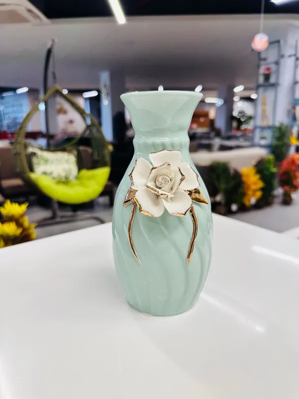 Blue_White_Vase_Default_Title