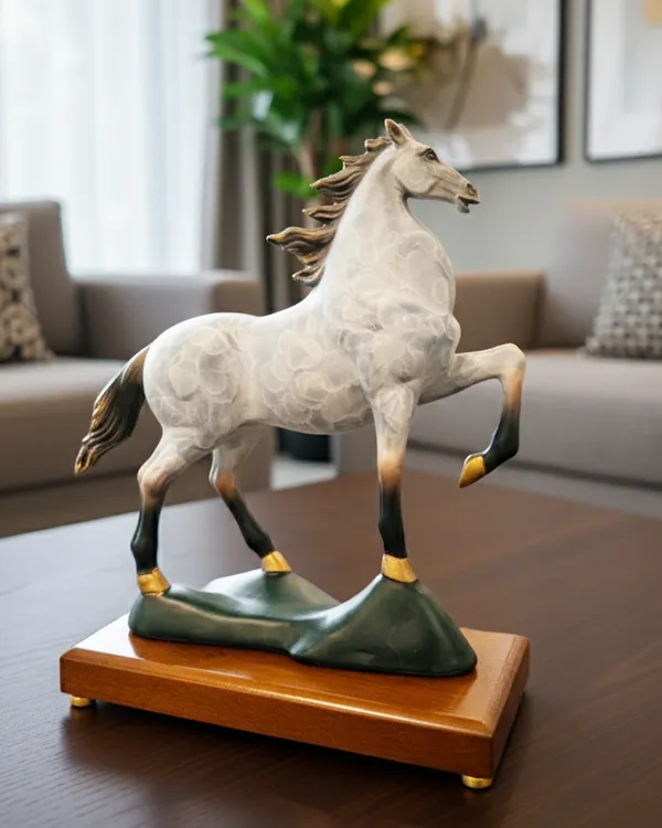 Horse_With_Wooden_Stand_Default_Title