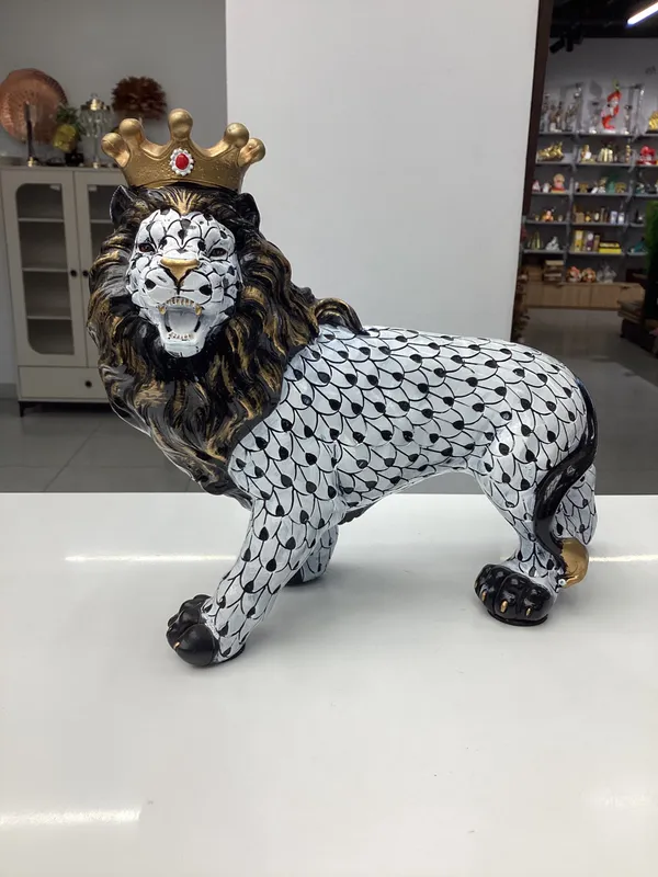 Lion_Showpiece