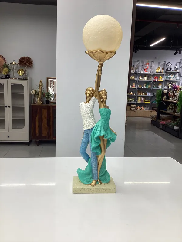 Couple_Showpiece