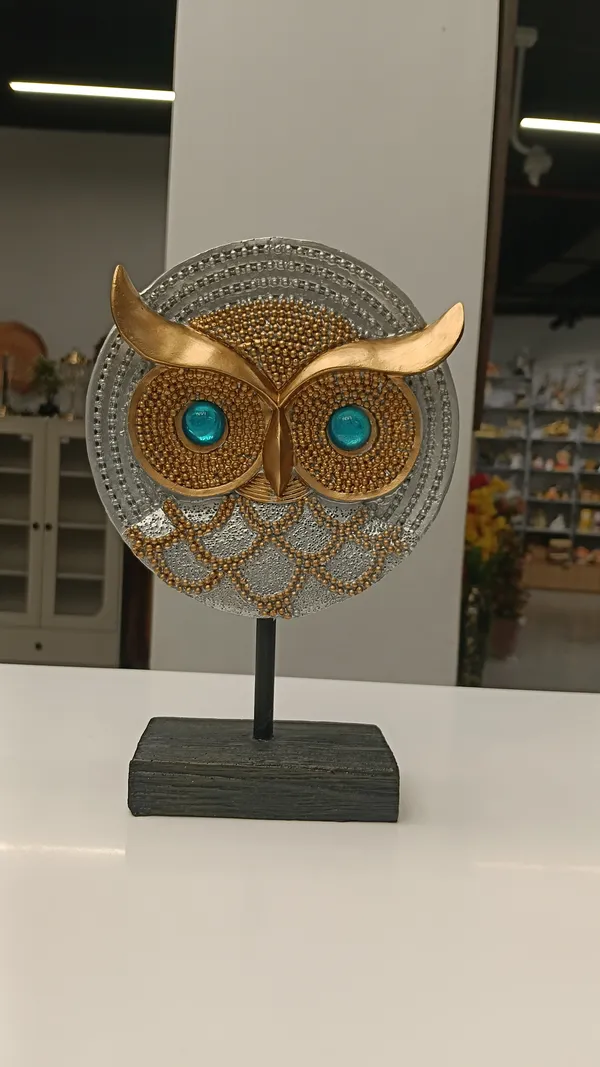 Imperial_OWL_Emblem_(Silver_&_Yellow)