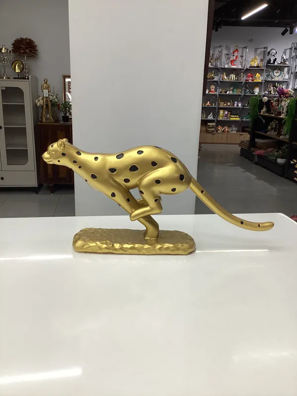Leopard_(_Golden_&_White)