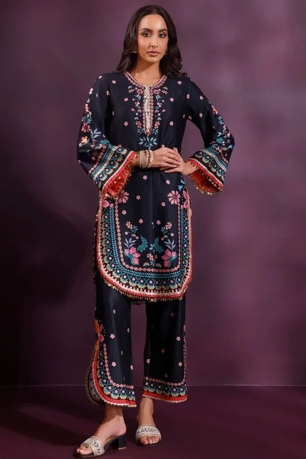 Black_Premium_Pure_Muslin_Kurta_Dupatta_Set_For_Women