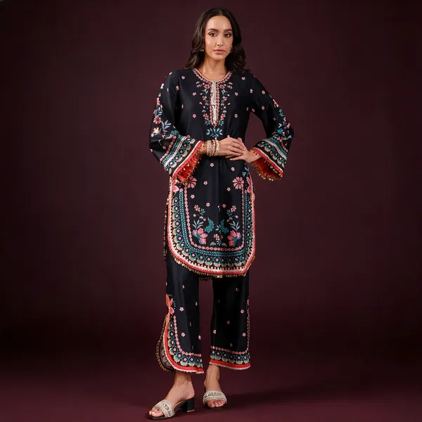Black_Premium_Pure_Muslin_Kurta_Dupatta_Set_For_Women