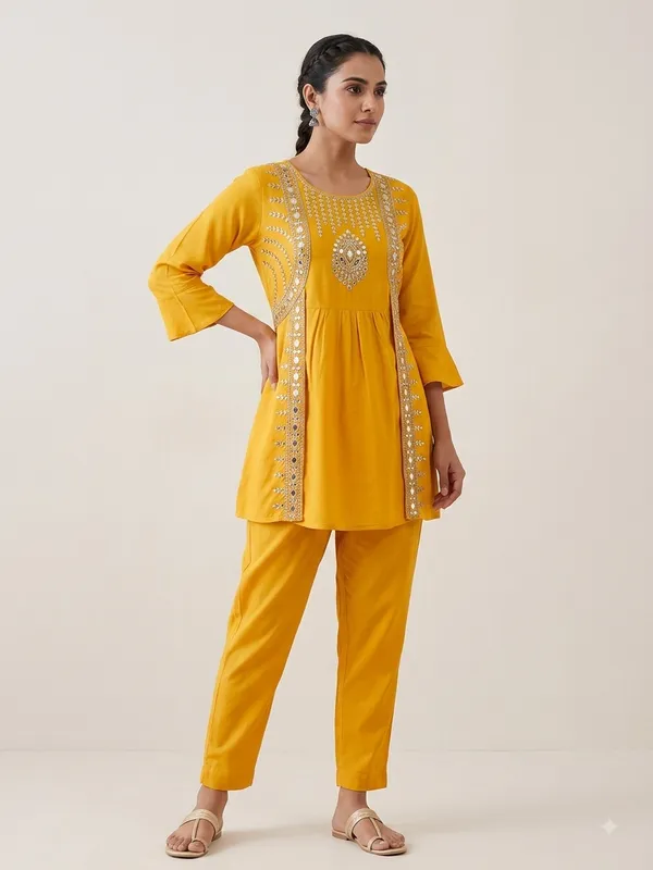 Yellow_Cotton_Blend_Short_Kurti_For_Women