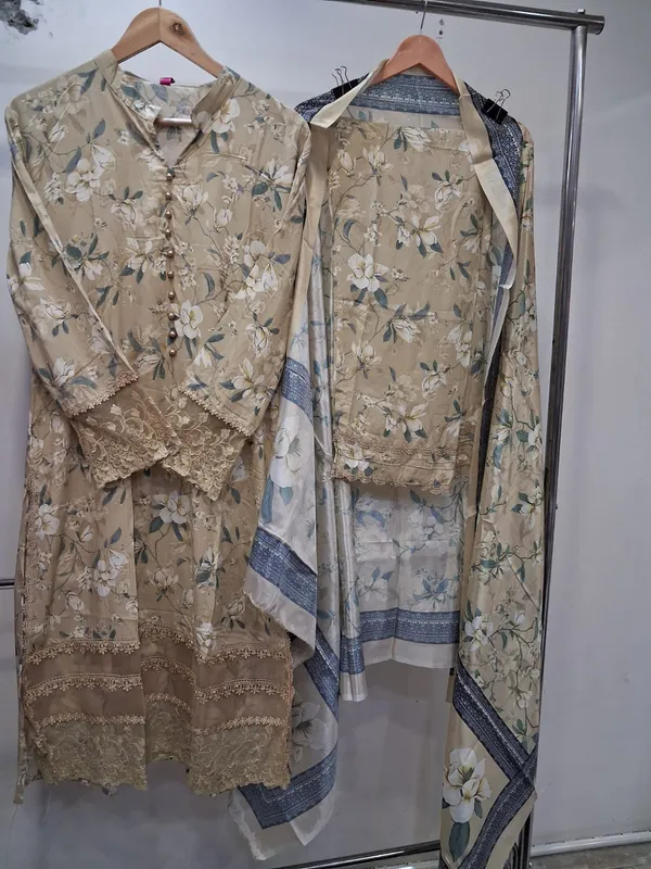 Beige_Lawn_Floral_Print_Embroidered_Kurta_Set_For_Women