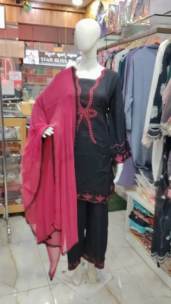 Black_Pink_Chiffon_Embroidered_Kurta_Set_For_Women