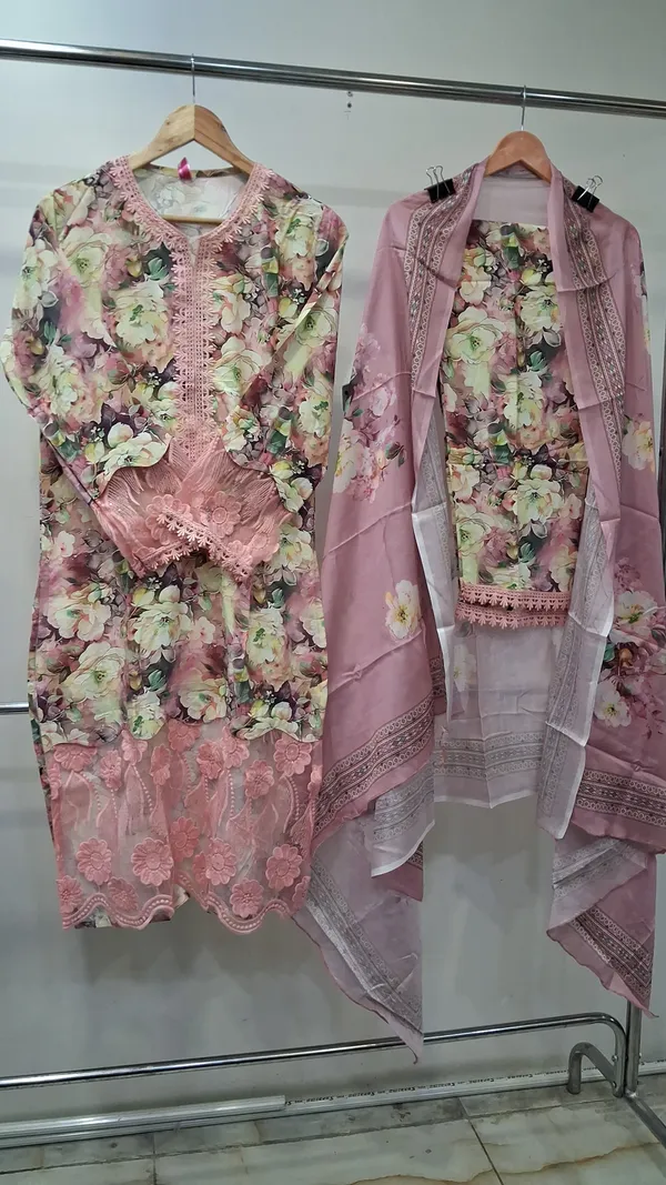 Pink_Lawn_Floral_Print_Three-Piece_Kurta_Set_For_Women