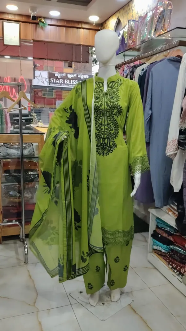 Green_Rayon_Straight_Printed_Kurta_Set_For_Women