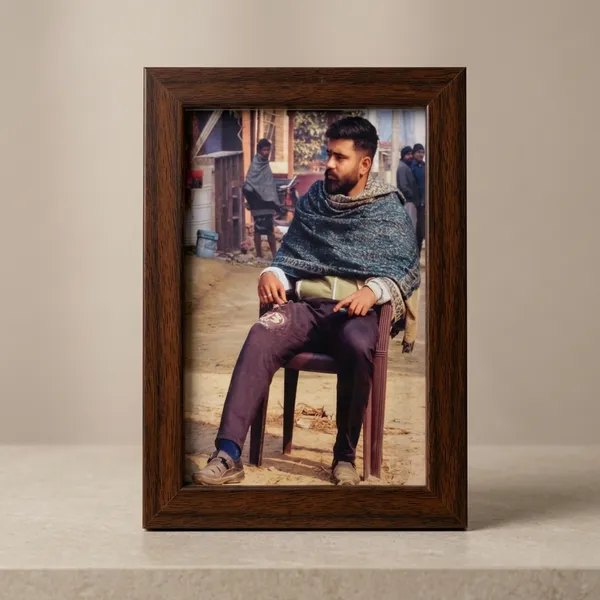 Multicolor_MDF_Wood_Grain_Classic_Portrait_Photo_Frame