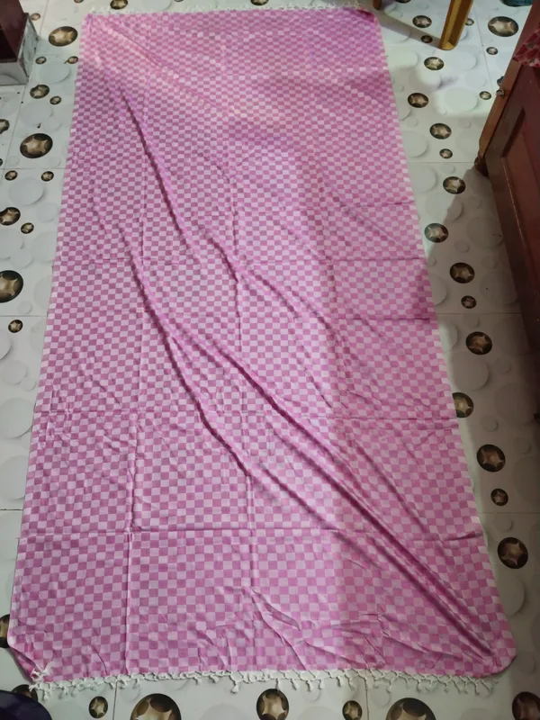 Pink_Checkered_Bedsheet