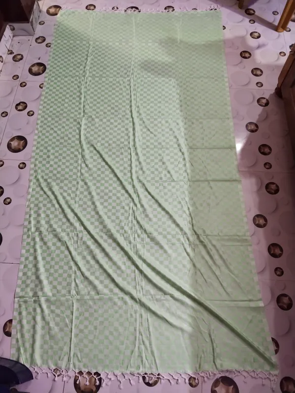 Light_Green_Checkered_Fringed_Stole_for_Women