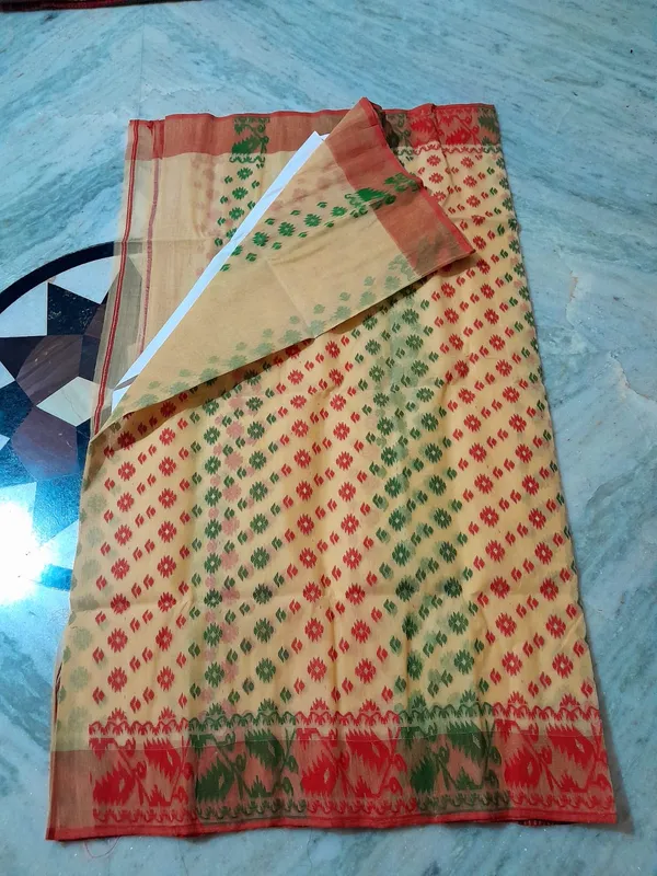 Beige_Red_Green_Patterned_Saree_for_Women