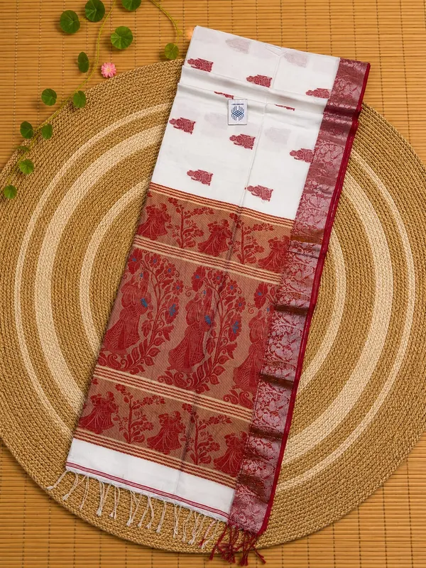 White_Maroon_Traditional_Saree_for_Women