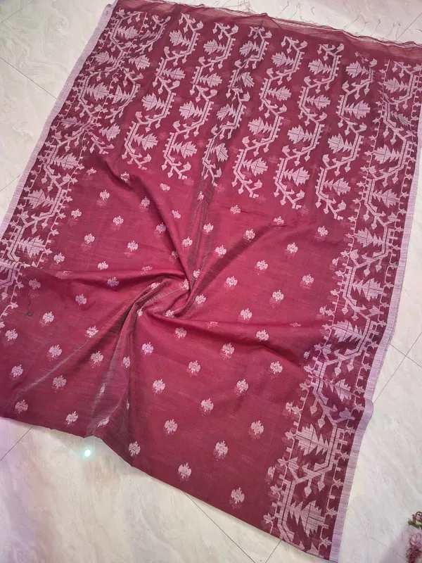 Maroon_Patterned_Saree_for_Women