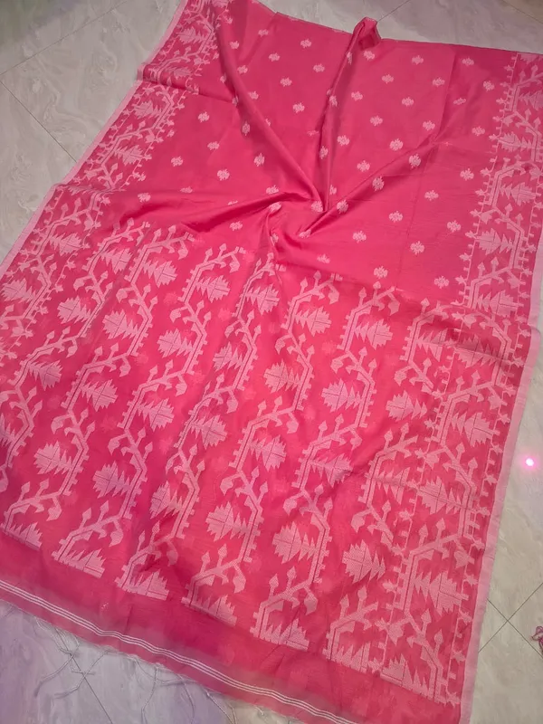 Pink_Patterned_Saree_for_Women