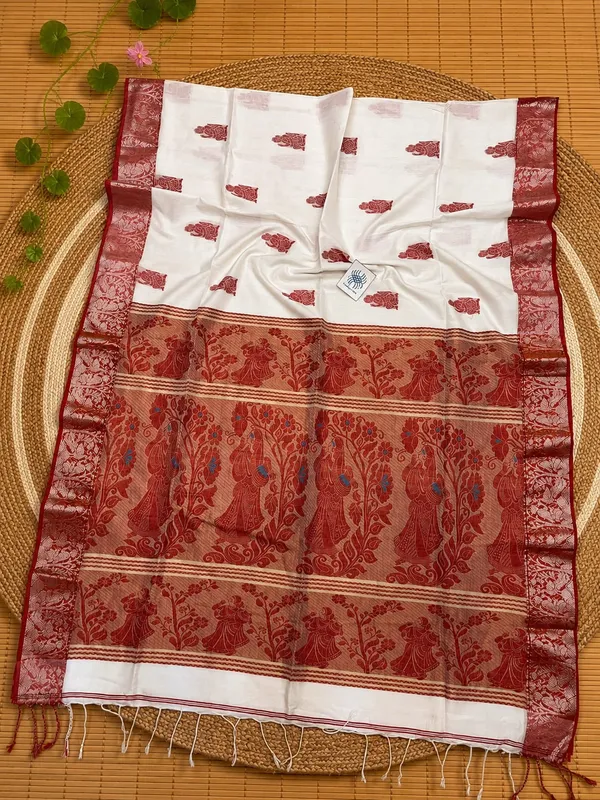 White_Maroon_Traditional_Saree_for_Women