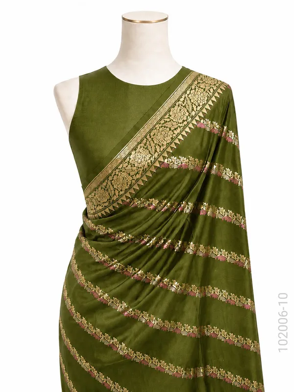 Katan_Silk_Zari_Work_Diagonal_Stripe_Banarasi_Saree