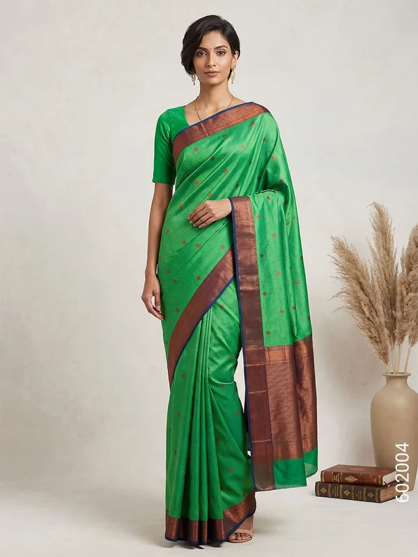 Green_Woven_Contrast_Border_Cotton_Silk_Saree