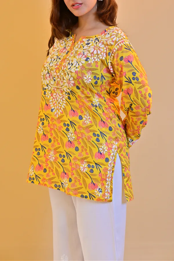 Yellow_Mulmul_Straight_Kurta_For_Women