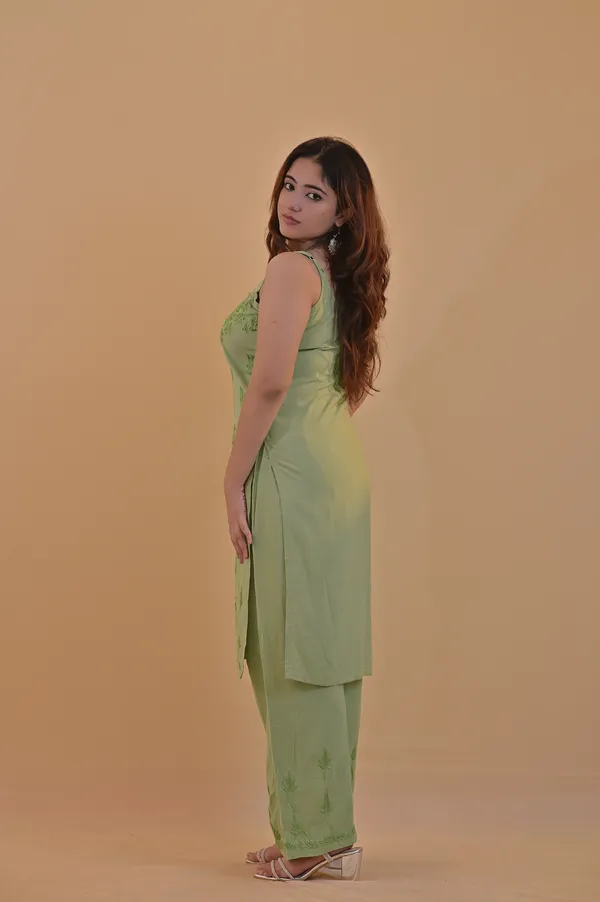 Green_Rayon_Sleeveless_Embroidered_Kurta_Set_For_Women