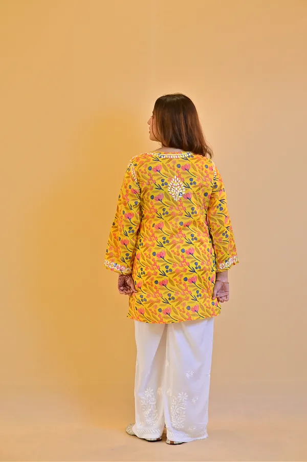 Yellow_Mulmul_Straight_Kurta_For_Women
