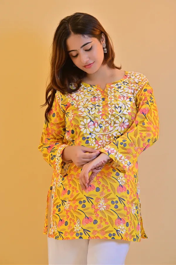 Yellow_Mulmul_Straight_Kurta_For_Women