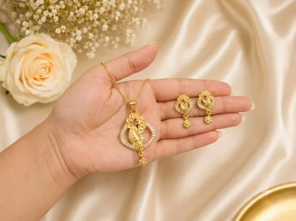 Golden_Alloy_Floral_Pendant_Necklace_Earrings_Set_For_Women