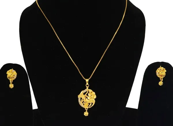 Golden_Alloy_Openwork_Necklace_And_Earrings_Set_For_Women