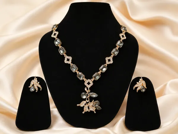 Rose_Gold_Alloy_Smoky_Grey_Crystal_Necklace_And_Earrings_Set_For_Women